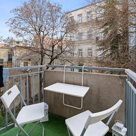 Apartmán Colorful At The Foot Of Buda Castle - Ponty16 *
